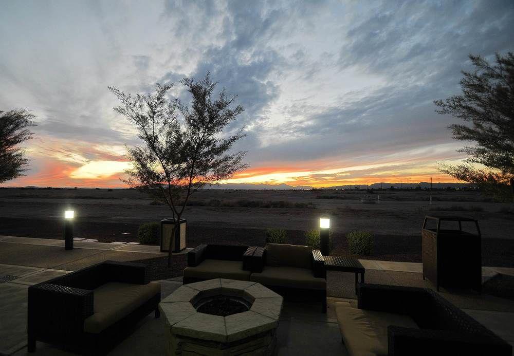 Courtyard Phoenix Chandler/Fashion Center Extérieur photo