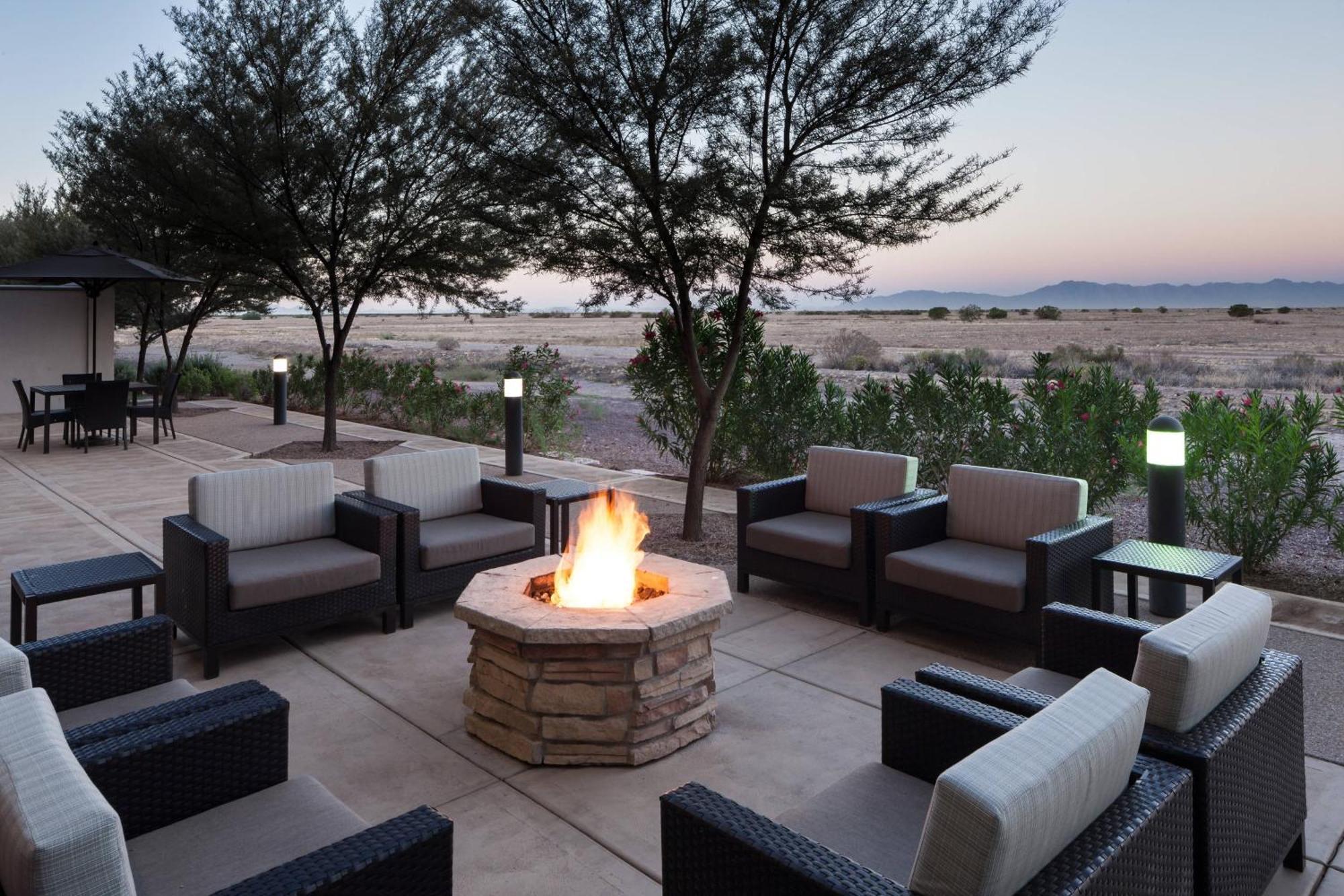 Courtyard Phoenix Chandler/Fashion Center Extérieur photo